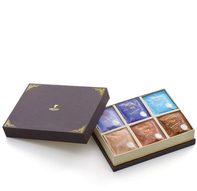 Geschenkbox-Schwarztee-Fokus-braun