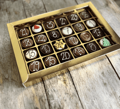 JETZT VORBESTELLEN: Advents-Kalender 2026 mit exquisiten Pralinen vom MaÎtre Chocolatier